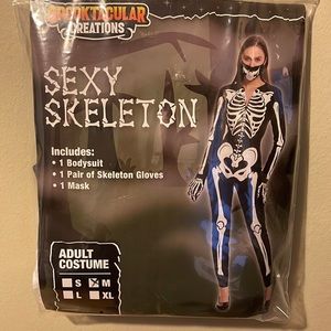 Skeleton costume zipper needs to be fixed a little